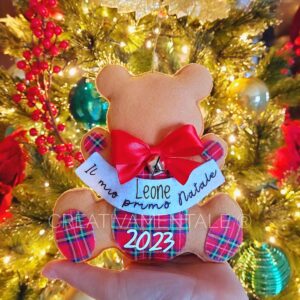 orsetto natalizio per l'albero di natale con nome e dettagli tartan